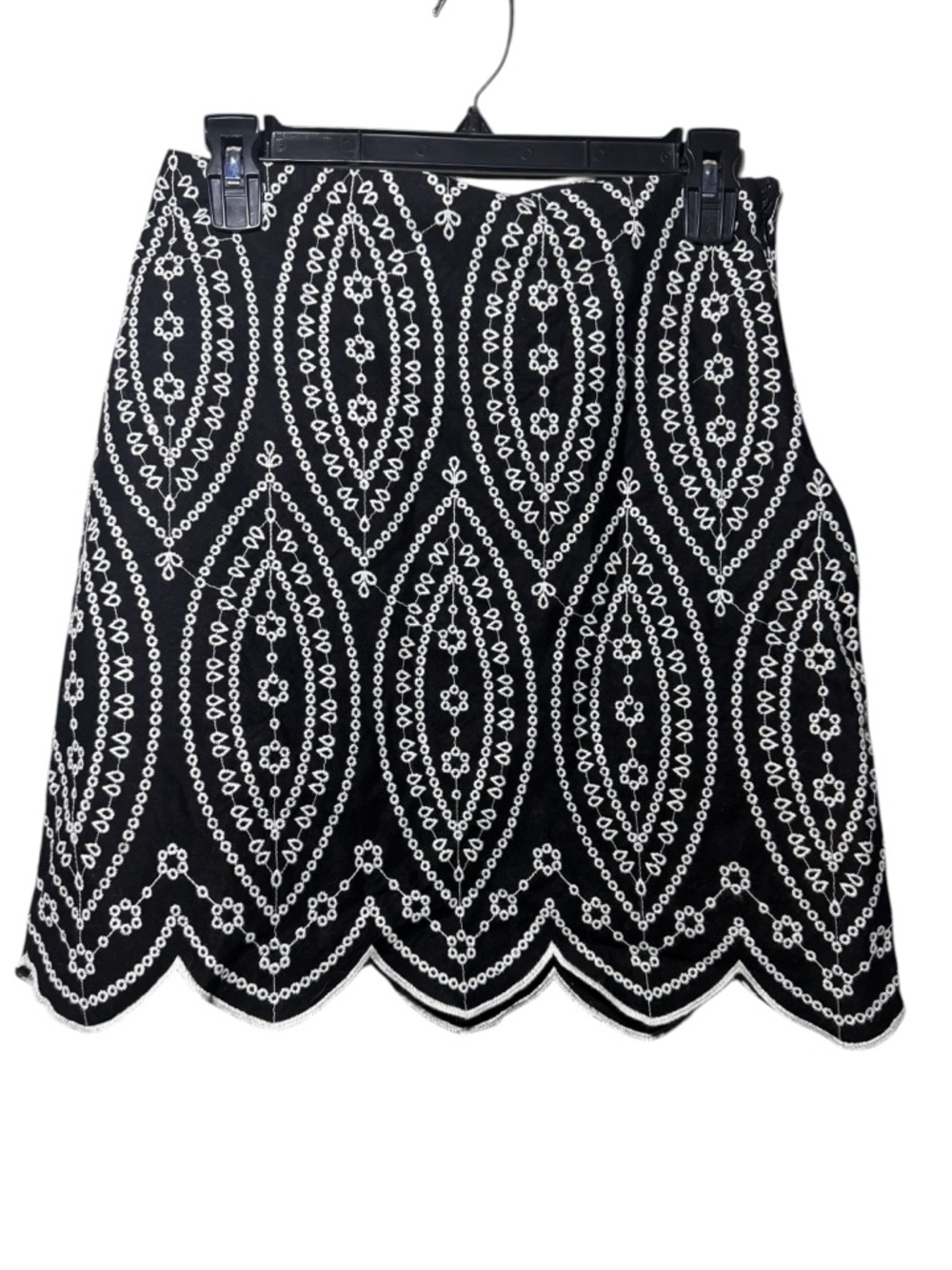 Ann Taylor LOFT Black Embroidered Scalloped Hem Skirt 0P Petite
